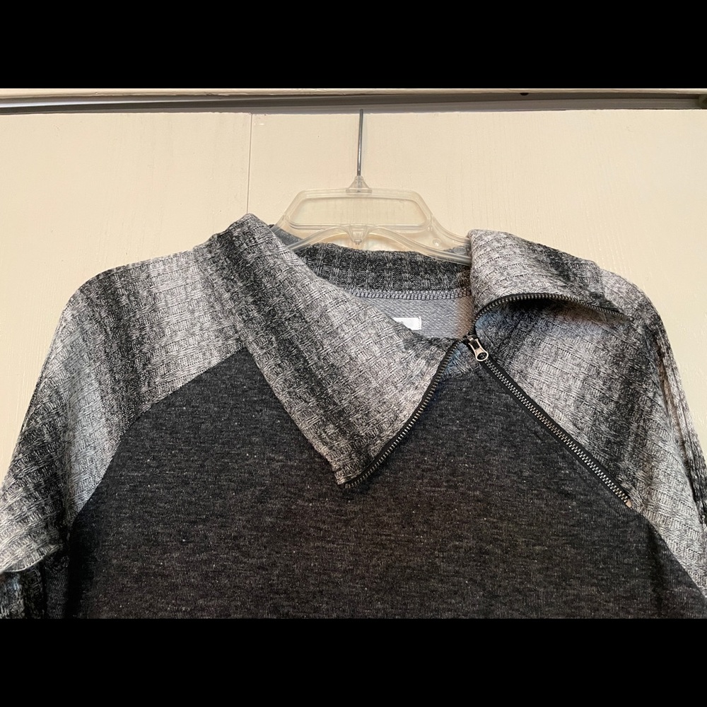 Maurices Sweater - Picture 4 of 9